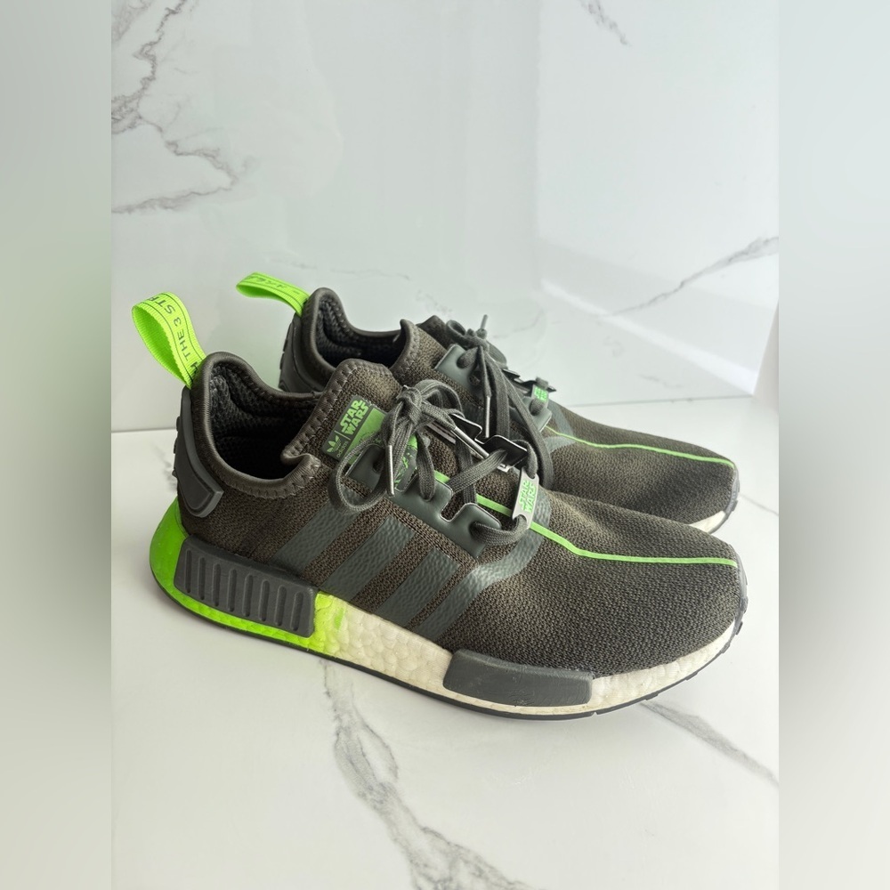 Adidas size 7.5 Star Wars NMD_R1 'Yoda' running shoes green sneakers low-tops